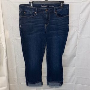 Signature By Levi Strauss Modern Mid Rise Capri Jeans